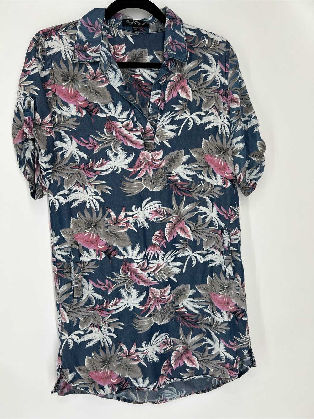 Velvet Heart Hawaiian Navy Floral V-Neck Shirt Dress Pink Accents